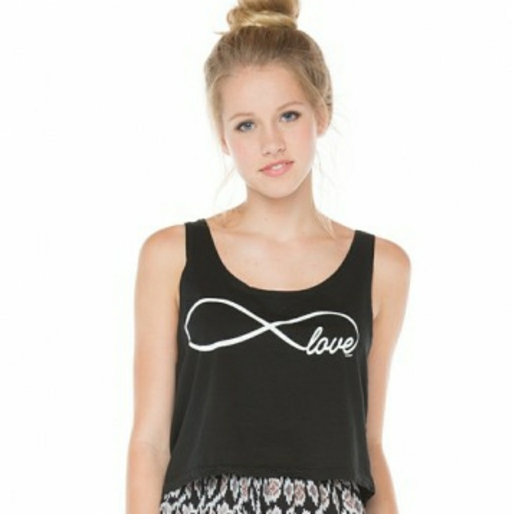 NWT Brandy Melville love crop top